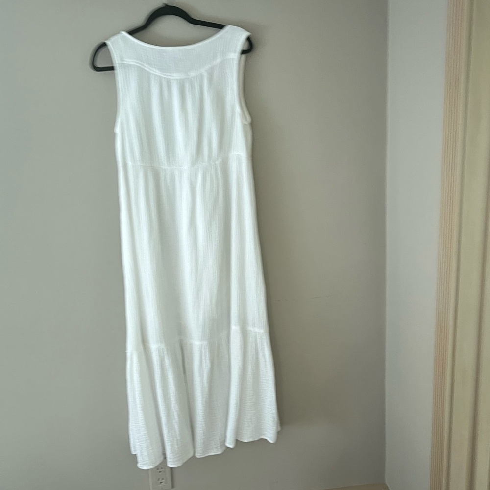 beachlunchlounge White Button-Front Tiered Maxi Dress - Picture 6 of 7
